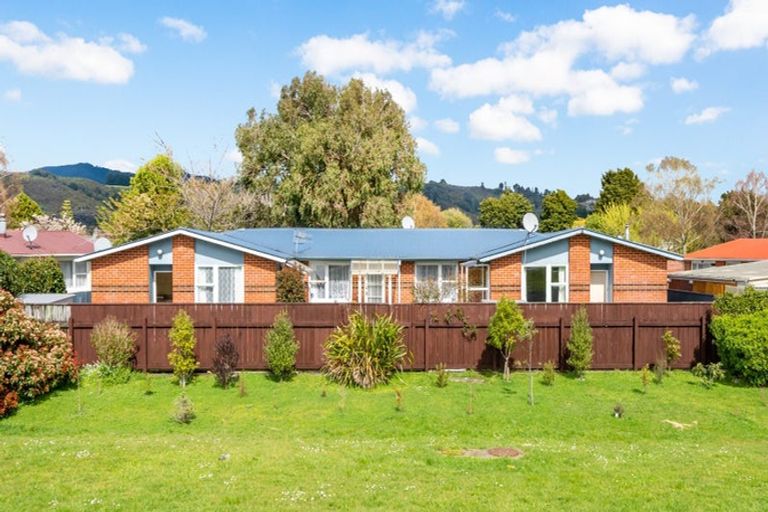 Photo of property in 2/113 Clouston Park Road, Clouston Park, Upper Hutt, 5018
