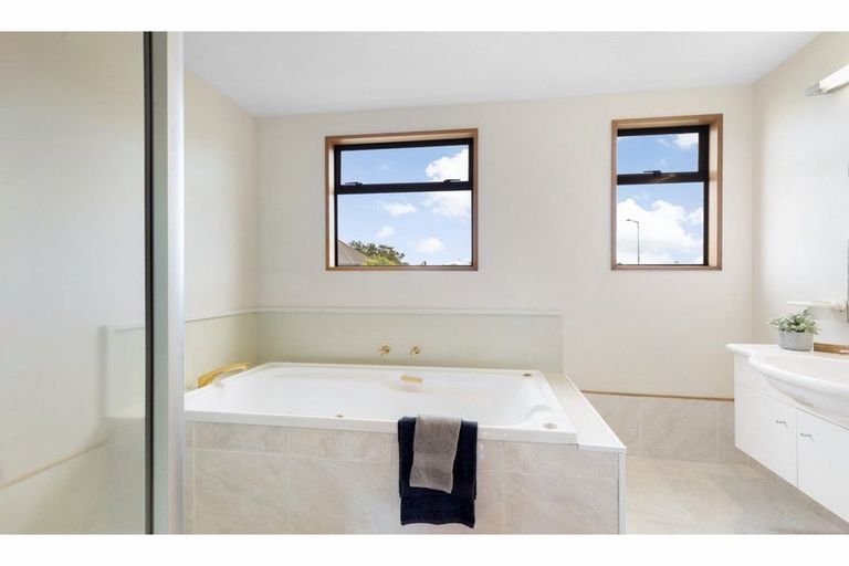 Photo of property in 5 Lancewood Drive, Halswell, Christchurch, 8025