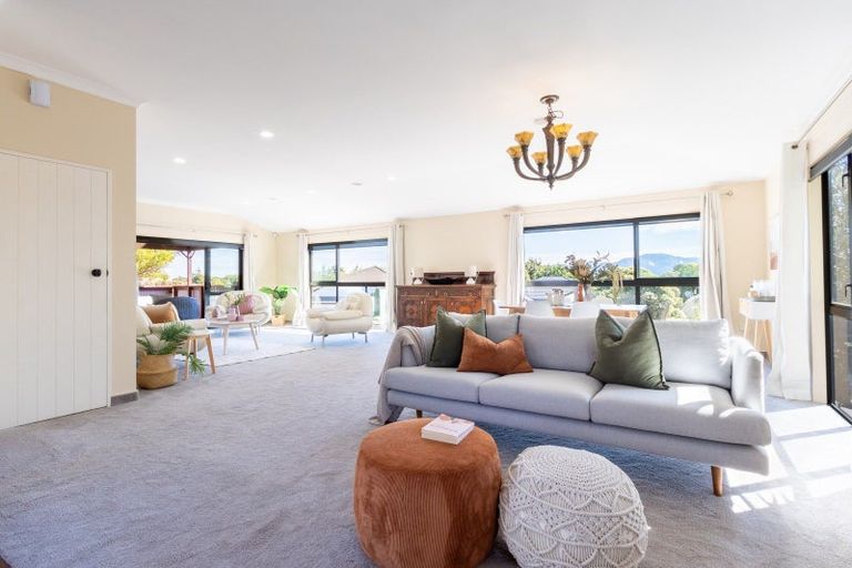 Photo of property in 22 Millennium Hill, Paraparaumu, 5032