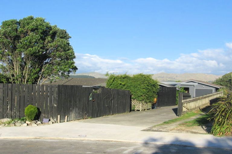 Photo of property in 10 Patiki Place, Titahi Bay, Porirua, 5022
