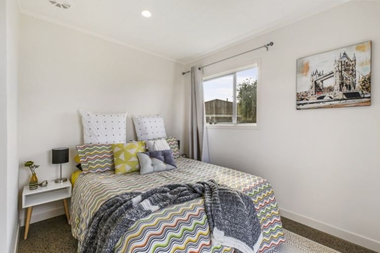 Photo of property in 21 Calthorp Close, Favona, Auckland, 2024