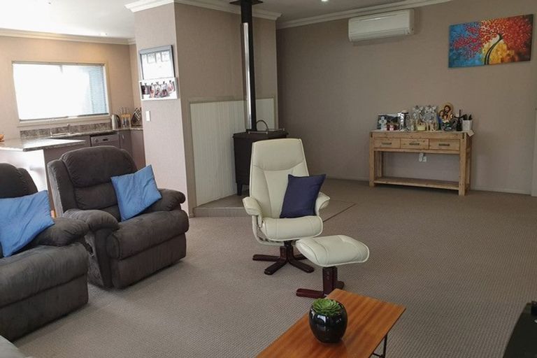 Photo of property in 13 Craig Street, Stratford, 4332