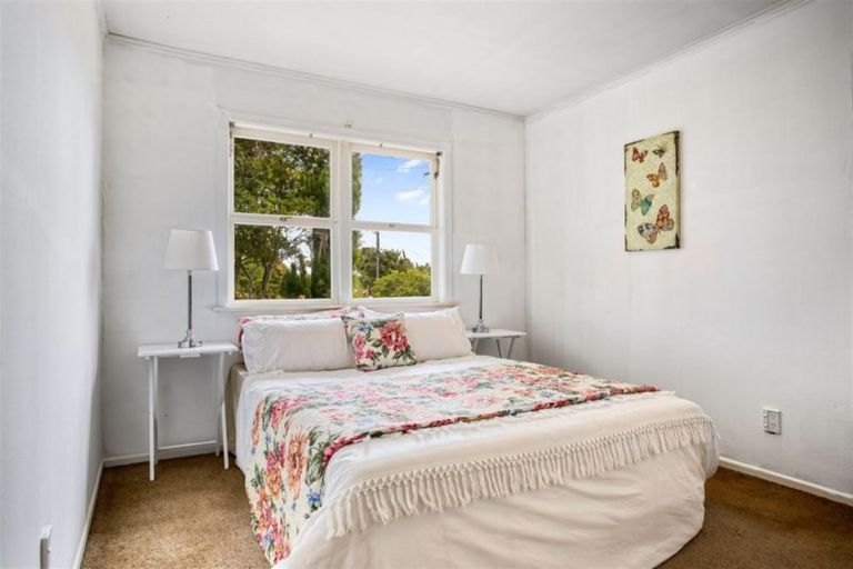 Photo of property in 11 Rowan Terrace, Te Atatu South, Auckland, 0610