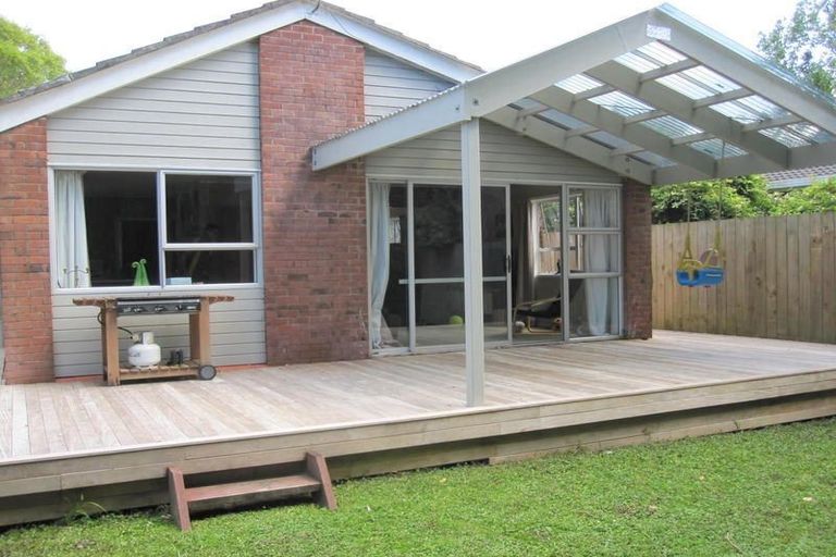 Photo of property in 2/76 Glenvar Road, Torbay, Auckland, 0630