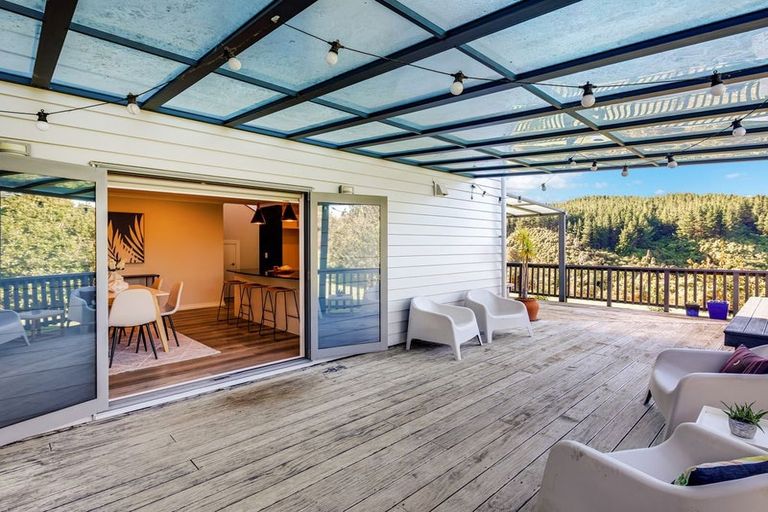 Photo of property in 21 Mcewen Crescent, Riverstone Terraces, Upper Hutt, 5018