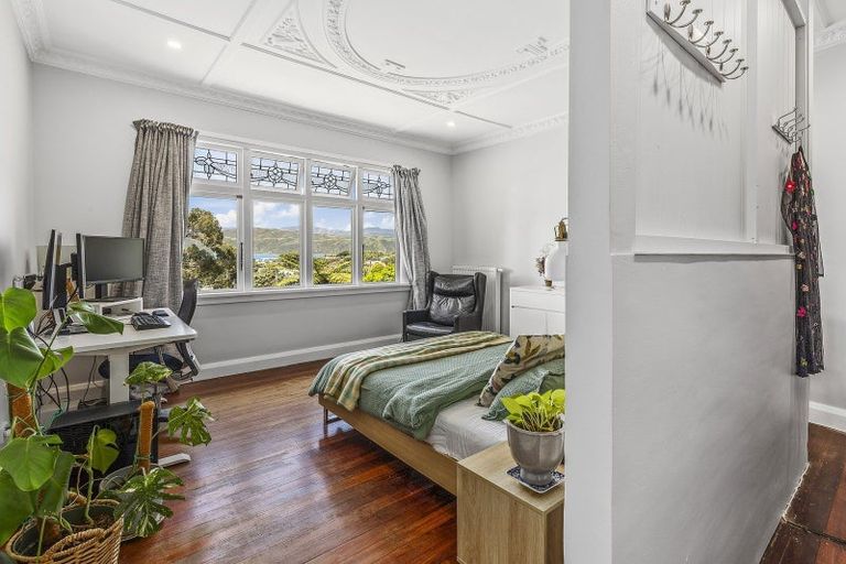 Photo of property in 96 Tio Tio Road, Seatoun, Wellington, 6022