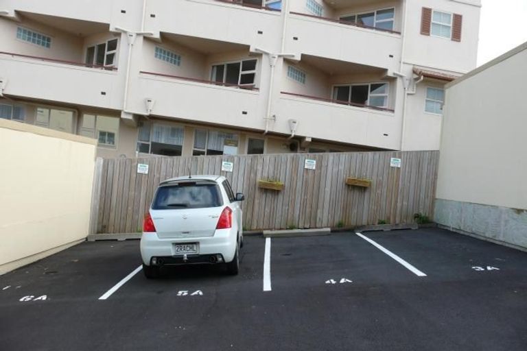 Photo of property in 268/2a Onewa Road, Birkenhead, Auckland, 0626