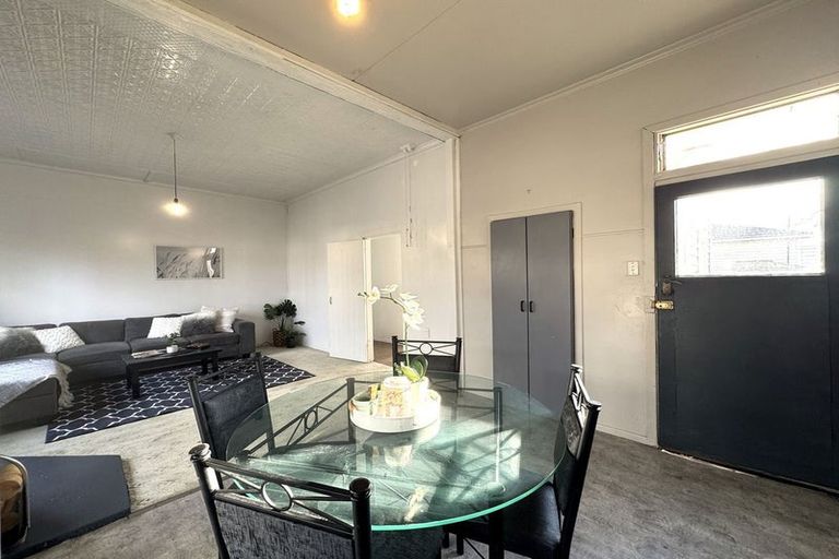 Photo of property in 21 Elderlee Street, Milton, 9220