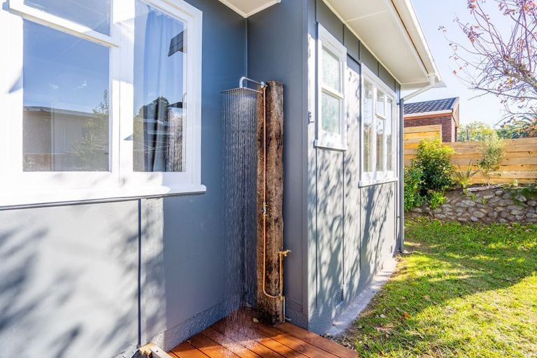 Photo of property in 3 Moa Road, Raumati Beach, Paraparaumu, 5032