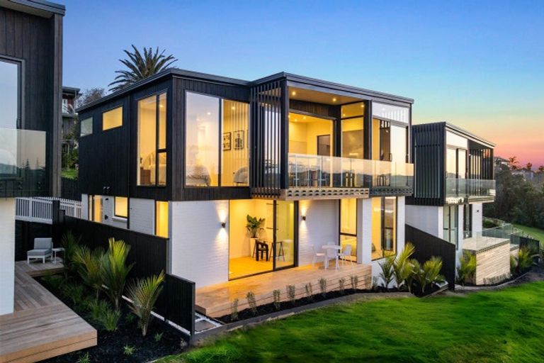 Photo of property in 45b Rosario Crescent, Red Beach, 0932