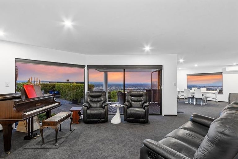 Photo of property in 31 Harry Ell Drive, Cashmere, Christchurch, 8022