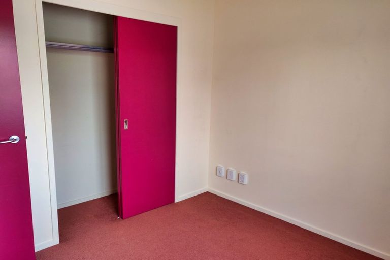 Photo of property in 3 Kelvin Grove, Te Aro, Wellington, 6011