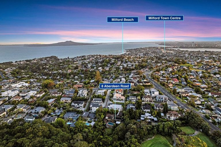 Photo of property in 8 Aberdeen Road, Campbells Bay, Auckland, 0620