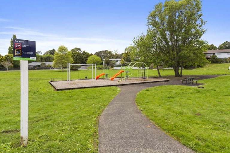 Photo of property in 14 Pitcher Place, Glen Eden, Auckland, 0602