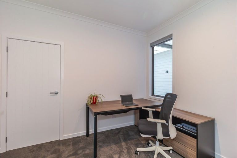Photo of property in 18 Phoenix Palms Grove, Levin, 5510