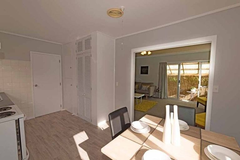 Photo of property in 104 Glendale Road, Glen Eden, Auckland, 0602