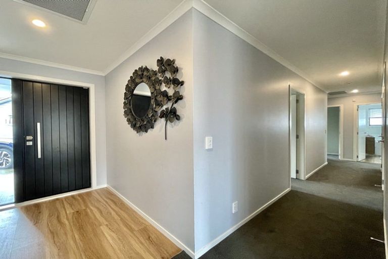 Photo of property in 12 Schooner Drive, Whitby, Porirua, 5024