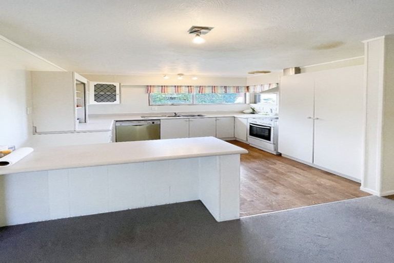 Photo of property in 27 Pooley Street, Pakuranga Heights, Auckland, 2010