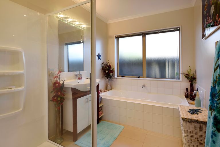 Photo of property in 12 Wanderers Avenue, Brightwater, 7022