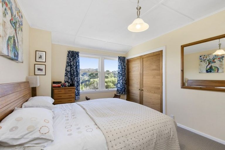 Photo of property in 27 Victory Avenue, Karori, Wellington, 6012