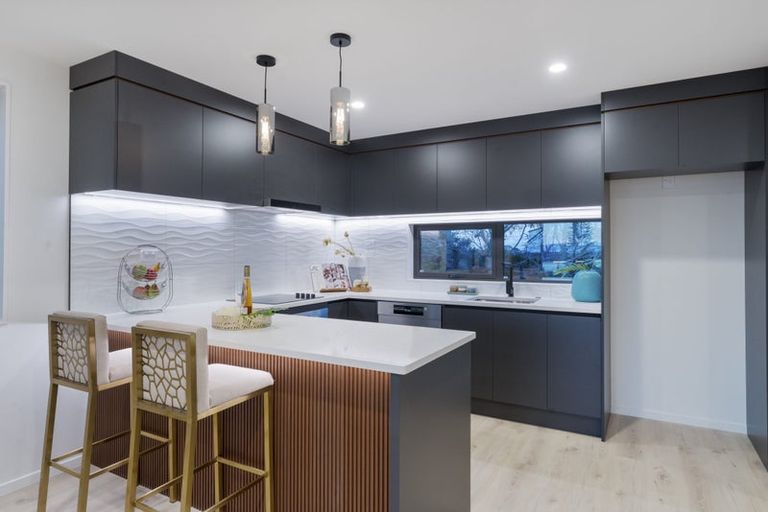 Photo of property in 8b Hadfield Street, Beach Haven, Auckland, 0626