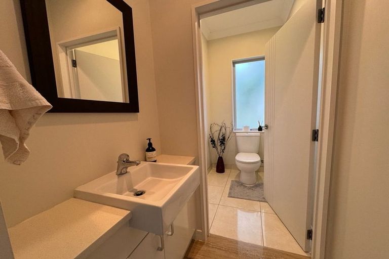 Photo of property in 21 Hornbill Drive, Fairview Heights, Auckland, 0632