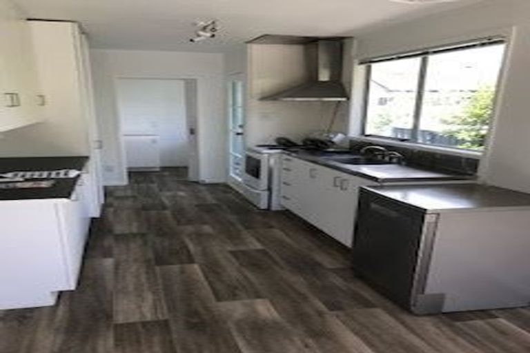 Photo of property in 57 Reynella Drive, Massey, Auckland, 0614