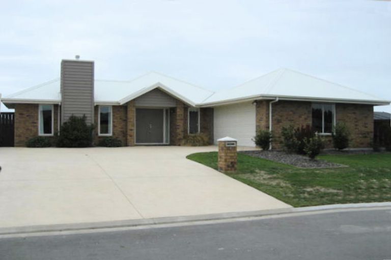 Photo of property in 6 Goldie Place, Rolleston, 7614