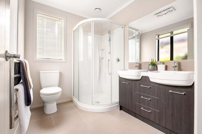 Photo of property in 102 Barrington Drive, Huntington, Hamilton, 3210