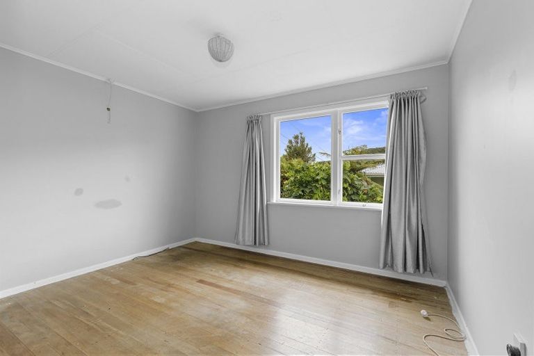Photo of property in 4 Parenga Street, Wainuiomata, Lower Hutt, 5014