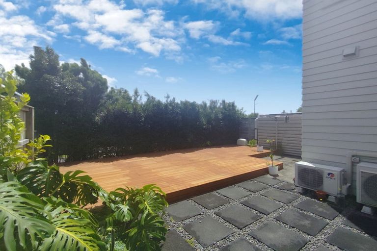 Photo of property in 3 Ambar Ridge Avenue, Massey, Auckland, 0614