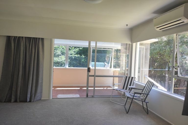 Photo of property in 2/19 Capilano Place, Glenfield, Auckland, 0629