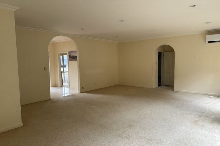 Photo of property in 12 Malin Place, Pinehill, Auckland, 0632