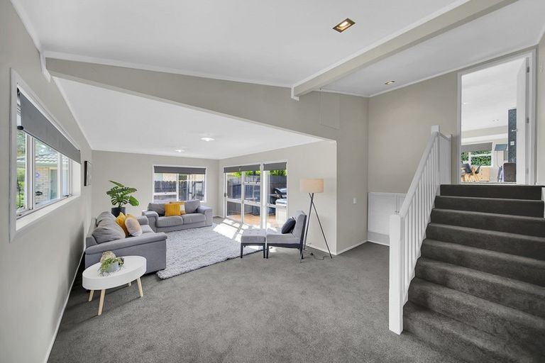 Photo of property in 23 Marvon Downs Avenue, Pakuranga Heights, Auckland, 2010