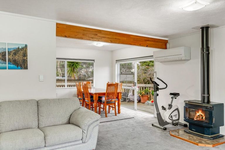 Photo of property in 2/16 Fernbird Place, Massey, Auckland, 0614