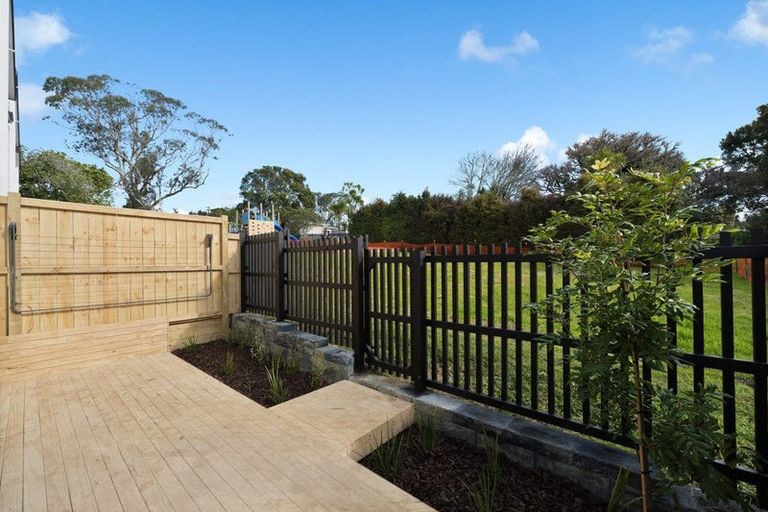 Photo of property in 30a/4 Tirimoana Road, Te Atatu South, Auckland, 0602