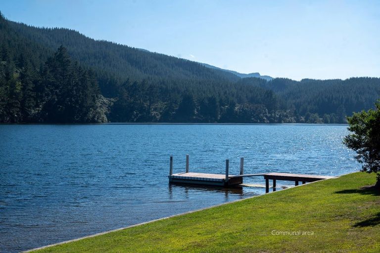Photo of property in 1 Ribbonwood Lane, Kinloch, Taupo, 3377