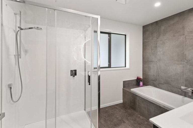 Photo of property in 28 Oriwa Lane, Levin, 5571