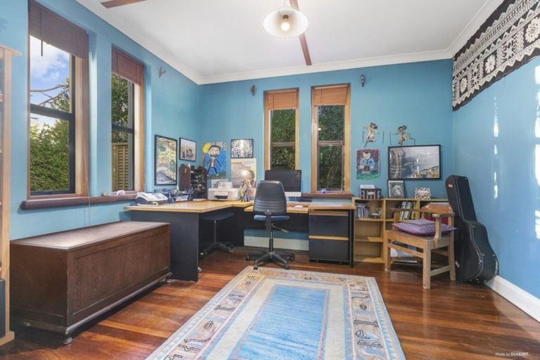 Photo of property in 212 Barnard Street, Wadestown, Wellington, 6012