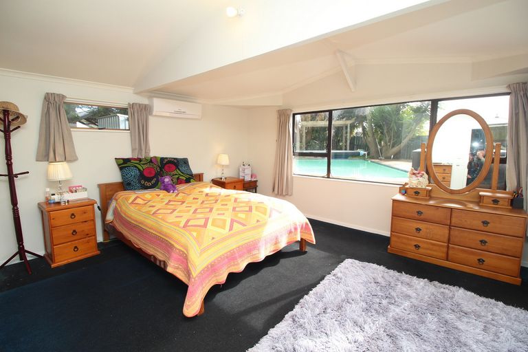 Photo of property in 12 Mountbatten Place, Papakura, 2110