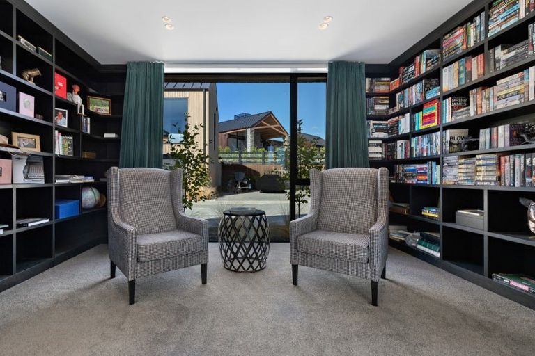 Photo of property in 14 Deans Drive, Wanaka, 9305