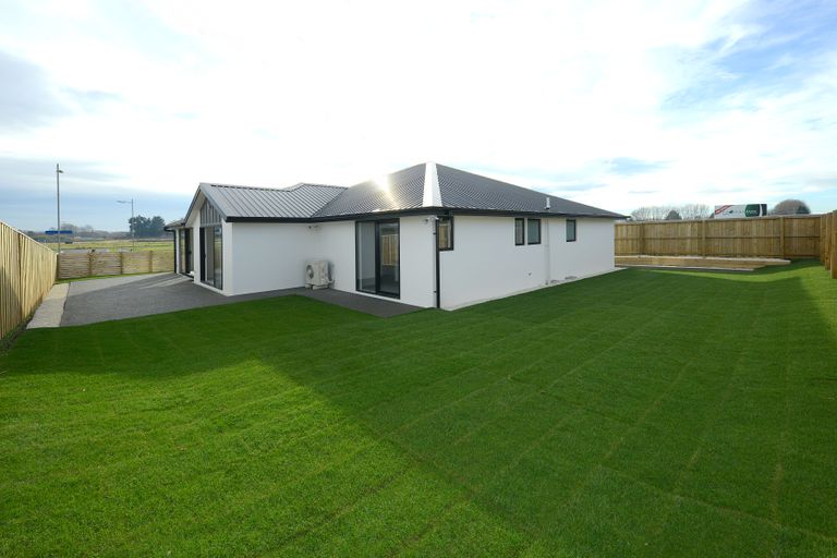 Photo of property in 38 Sarikei Avenue, Northwood, Christchurch, 8051