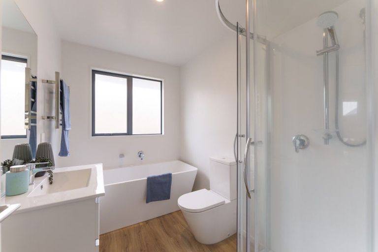 Photo of property in 16 Eileen Way, Rolleston, 7615