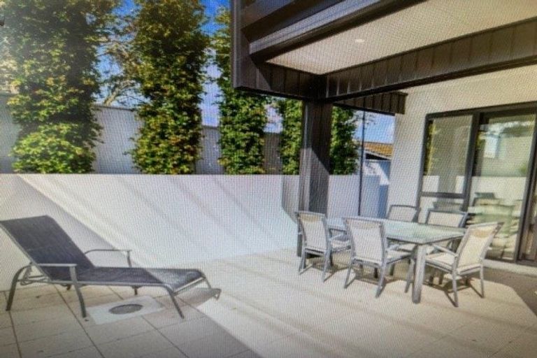 Photo of property in 39 Hyde Road, Rothesay Bay, Auckland, 0630