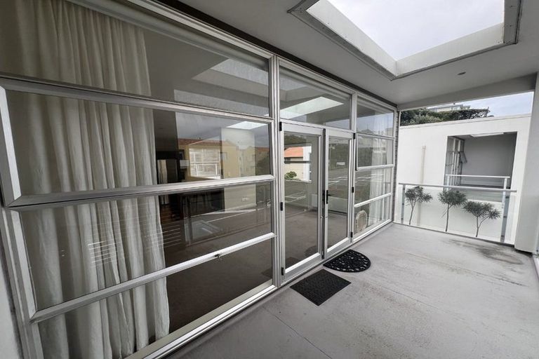Photo of property in 306u1 Evans Bay Parade, Hataitai, Wellington, 6021