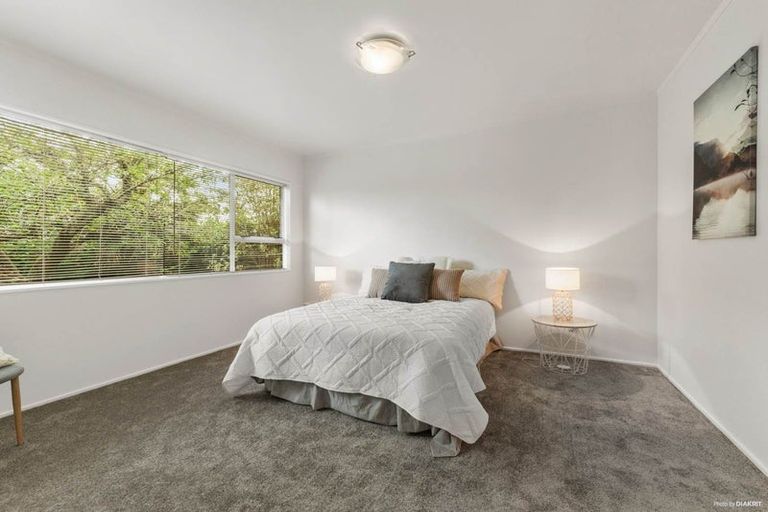 Photo of property in 3/169 Chivalry Road, Glenfield, Auckland, 0629