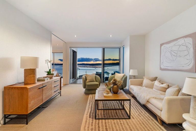 Photo of property in 5a Bucklands Beach Road, Bucklands Beach, Auckland, 2012