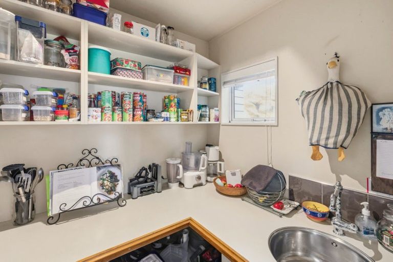 Photo of property in 2a Kaitemako Road, Welcome Bay, Tauranga, 3112
