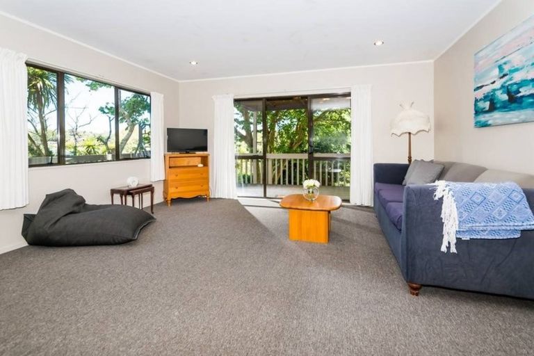 Photo of property in 1/42 Woodlands Crescent, Browns Bay, Auckland, 0630