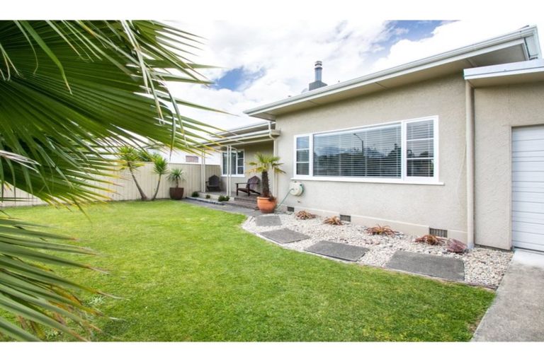 Photo of property in 8 Anzac Avenue, Onekawa, Napier, 4110